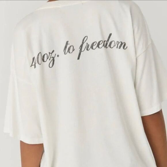 Daydreamer Sublime 40 Oz To Freedom Crewneck Graphic Tee in Vintage White - Picture 2 of 8